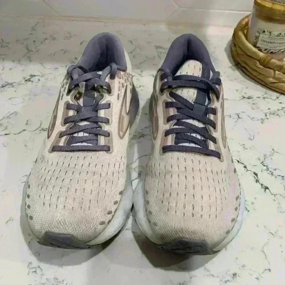 Brooks Glycerin 20 woman’s sneakers size 9